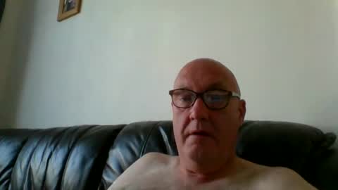 Snapshot of daddyhere4uall8 chatting on 2, 8, 2026 daddyhere4uall8 online show from 2, 8, 2026