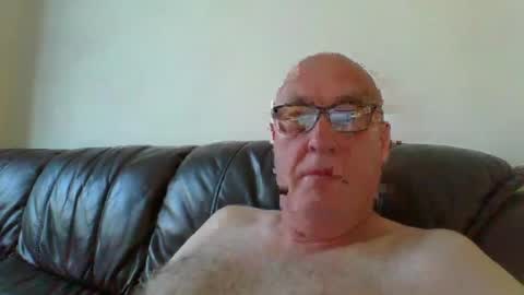Snapshot of daddyhere4uall8 chatting on 3, 8, 2026 daddyhere4uall8 online show from 3, 8, 2026