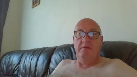 Snapshot of daddyhere4uall8 chatting on 4, 8, 2026 daddyhere4uall8 online show from 4, 8, 2026
