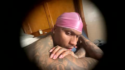 sexy tatted king bbc online show from 19, 5, 2026