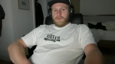 Snapshot of daddypaty26 chatting on 9, 11, 2025 daddypaty26 online show from 9, 11, 2025