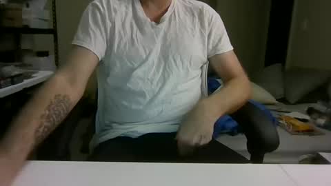 Snapshot of daddysbigdick4u chatting on 2, 4, 2026 daddysbigdick4u online show from 2, 4, 2026