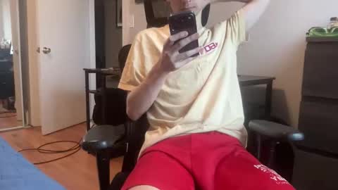 Snapshot of daddysfavorite01 chatting on 27, 4, 2026 daddys boy online show from 27, 4, 2026