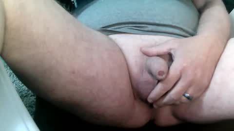 Snapshot of daddysmalls_55 chatting on 19, 12, 2024 daddysmalls online show from 19, 12, 2024