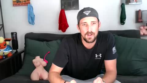 Snapshot of dadgoeswild chatting on 27, 4, 2026 DadGoesWild online show from 27, 4, 2026