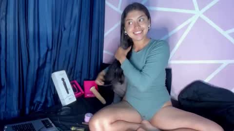 Snapshot of dafna_and_chriss chatting on 6, 1, 2026 dafna lorens online show from 6, 1, 2026