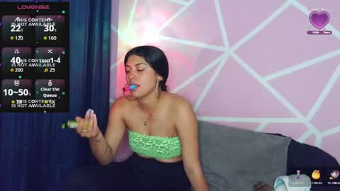 Snapshot of dafna_and_kris chatting on 19, 4, 2026 dafna and kris online show from 19, 4, 2026