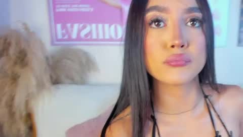 Snapshot of dafne_hillss chatting on 21, 5, 2026 dafne_hillss online show from 21, 5, 2026
