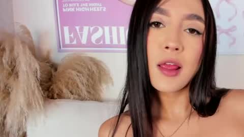 Snapshot of dafne_hillss chatting on 26, 5, 2026 dafne_hillss online show from 26, 5, 2026