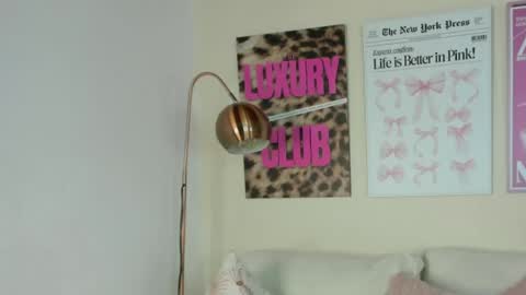 Snapshot of dafne_hillss chatting on 27, 5, 2026 dafne_hillss online show from 27, 5, 2026