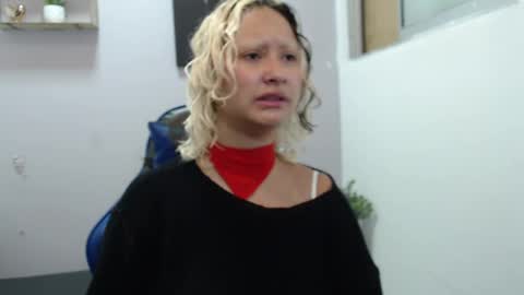 Snapshot of dafne_kim chatting on 6, 4, 2026 Dafne online show from 6, 4, 2026