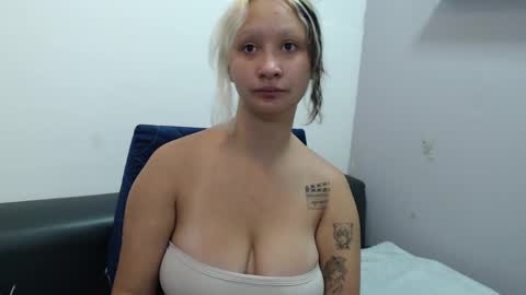 Snapshot of dafne_kim chatting on 4, 5, 2026 Dafne online show from 4, 5, 2026