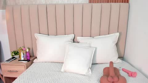  Dahiana   online show from 18, 1, 2025