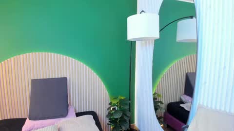 Dahiane Connor online show from 11, 4, 2026