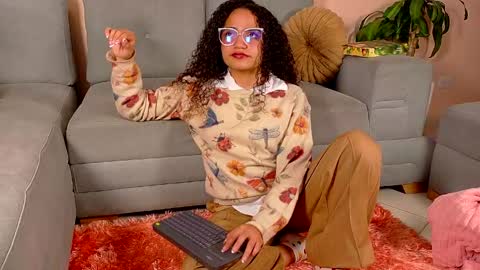 Snapshot of dahliabrowniee chatting on 23, 4, 2026 Dahli online show from 23, 4, 2026