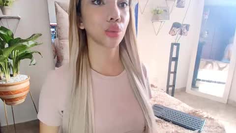dahnia_cruz online show from 27, 11, 2025