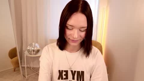 Snapshot of daily_glam chatting on 20, 10, 2025 daily_glam online show from 20, 10, 2025