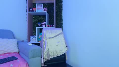 Snapshot of dainty_angel_ chatting on 3, 3, 2025 Angel online show from 3, 3, 2025