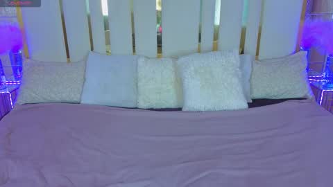 daisydelight_ online show from 8, 11, 2025