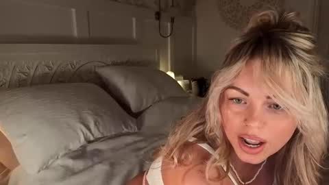 Snapshot of daisydreams_cumtrue chatting on 8, 3, 2026 Daisy Dreams online show from 8, 3, 2026