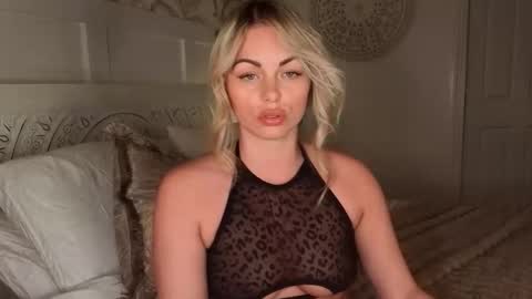 Snapshot of daisydreams_cumtrue chatting on 22, 3, 2026 Daisy Dreams online show from 22, 3, 2026