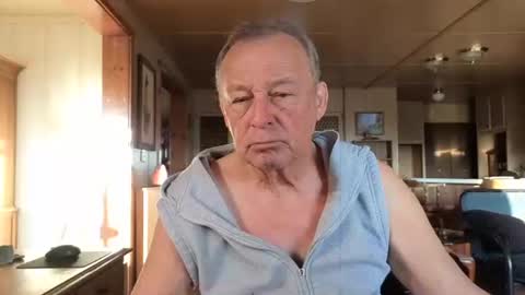 Snapshot of dakit2 chatting on 25, 10, 2025 dakit online show from 25, 10, 2025