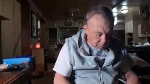 Snapshot of dakit2 chatting on 17, 11, 2025 dakit online show from 17, 11, 2025