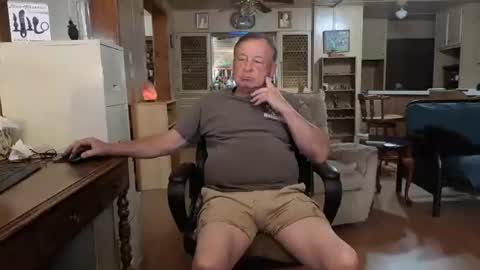 Snapshot of dakit2 chatting on 17, 4, 2026 dakit online show from 17, 4, 2026