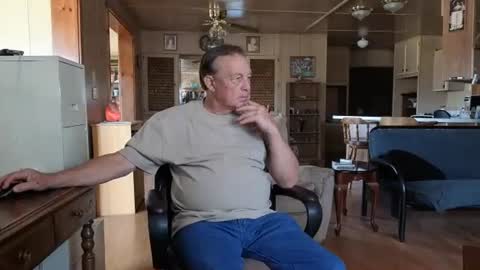 Snapshot of dakit2 chatting on 22, 4, 2026 dakit online show from 22, 4, 2026