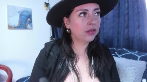 Dakotaagray online show from 20, 11, 2025