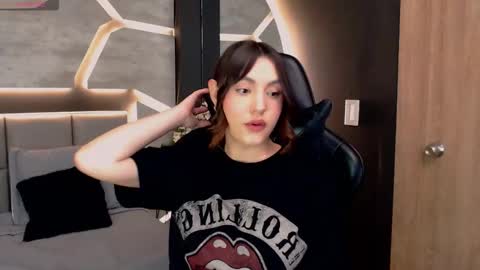 Snapshot of dakotarussell_ chatting on 21, 12, 2025 Dakota online show from 21, 12, 2025