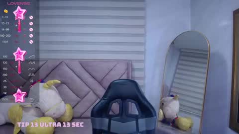 Dakotha  online show from 4, 3, 2025