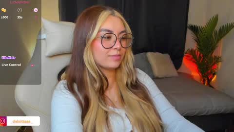 Snapshot of dakottaa__ chatting on 15, 5, 2026 dakottaa__ online show from 15, 5, 2026