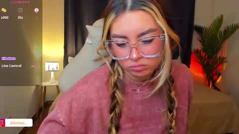 dakottaa__ online show from 23, 7, 2026