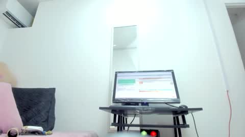 Snapshot of dalia_2 chatting on 5, 2, 2025 Ren online show from 5, 2, 2025
