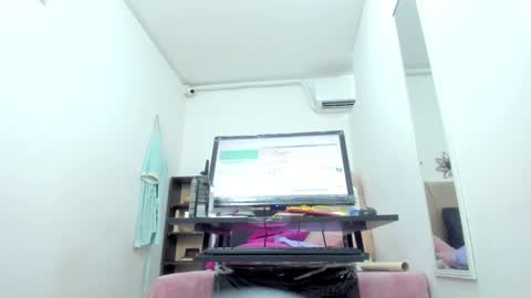 Snapshot of dalia_2 chatting on 24, 2, 2025 Ren online show from 24, 2, 2025