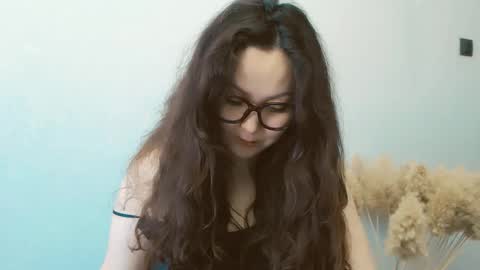 Snapshot of dalidayes chatting on 4, 12, 2024 Dali online show from 4, 12, 2024