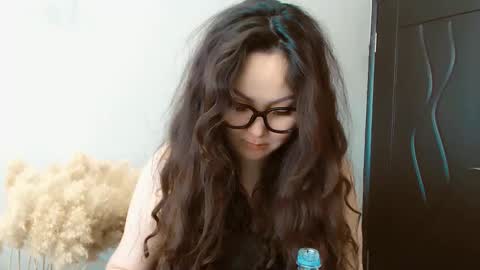 Snapshot of dalidayes chatting on 12, 1, 2025 Dali online show from 12, 1, 2025