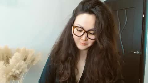 Snapshot of dalidayes chatting on 21, 2, 2025 Dali online show from 21, 2, 2025