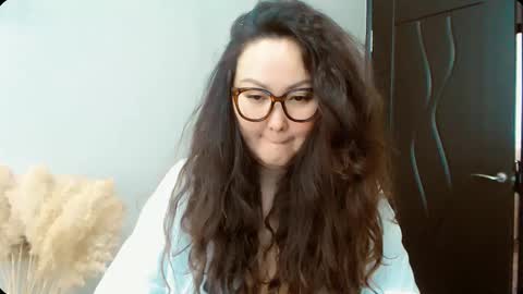 Snapshot of dalidayes chatting on 18, 9, 2025 Dali online show from 18, 9, 2025