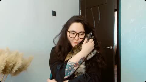 Snapshot of dalidayes chatting on 5, 10, 2025 Dali online show from 5, 10, 2025