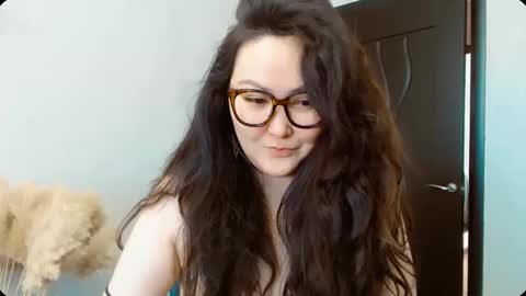 Snapshot of dalidayes chatting on 21, 10, 2025 Dali online show from 21, 10, 2025