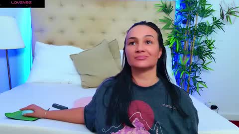 Snapshot of daliyaa_ chatting on 15, 9, 2025 daliyaa_ online show from 15, 9, 2025