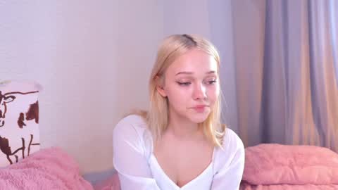 Call me Soffi online show from 2, 6, 2026