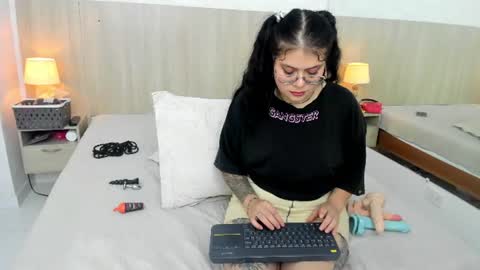 Snapshot of damaris_ponce chatting on 7, 7, 2026 Damaris Ponce online show from 7, 7, 2026