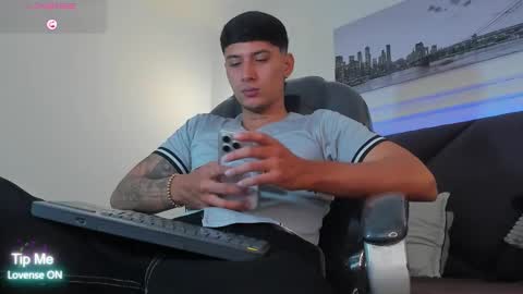 Snapshot of damian23_ chatting on 6, 3, 2026 DAMIAN online show from 6, 3, 2026