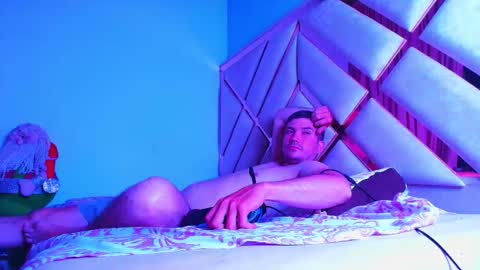 Snapshot of damian_0424 chatting on 1, 11, 2025 damian online show from 1, 11, 2025