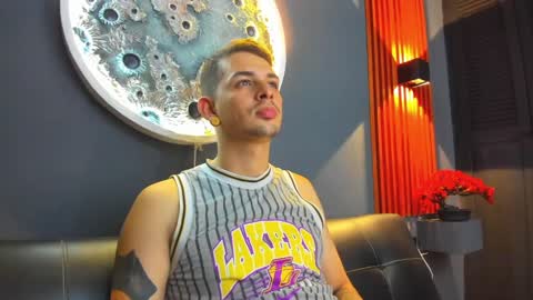 Damian Oliver online show from 17, 12, 2024