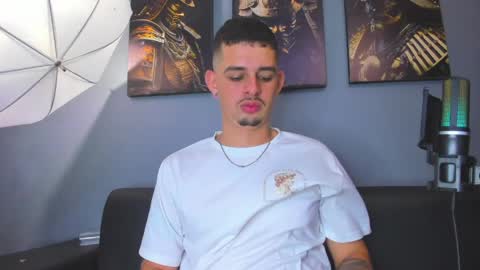 Snapshot of damian__oliver chatting on 24, 4, 2026 Damian Oliver online show from 24, 4, 2026