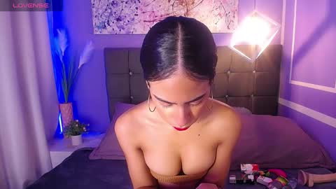 Snapshot of damian_n_lissa chatting on 21, 11, 2025 damian_n_lissa online show from 21, 11, 2025